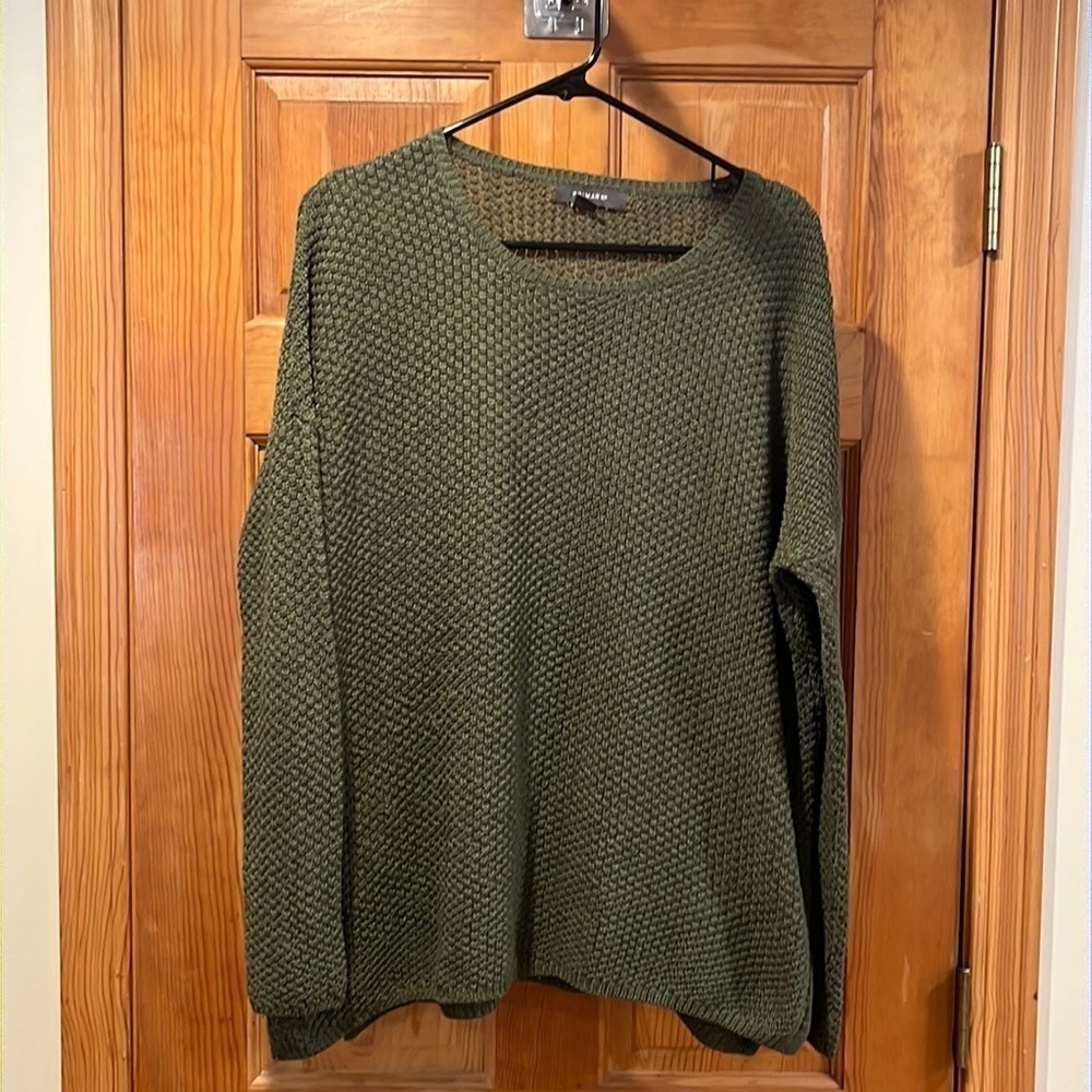 Primark green crew neck  knit sweater size small (6/8).